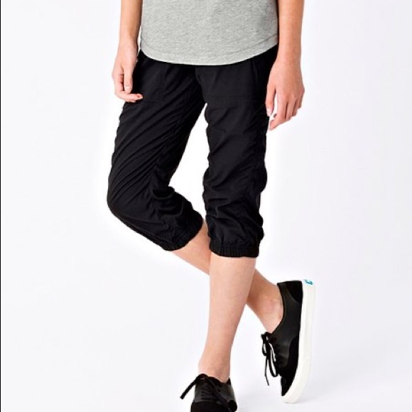 Ivivva Other - Ivivva Live to Move Black Crop Pants Size 10